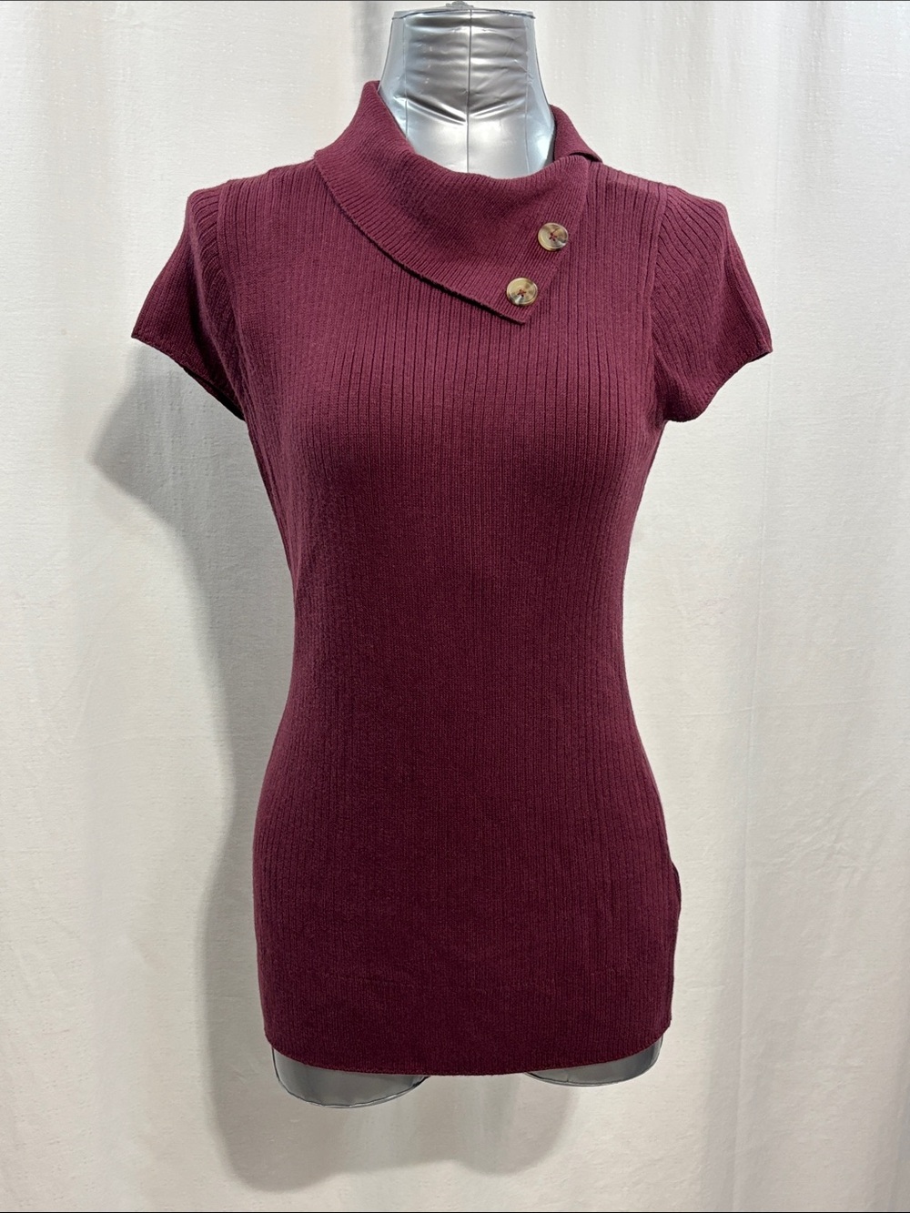 Hollister Ribbed Short-Sleeve Turtleneck Tunic Sweater in Burgundy trendy 297